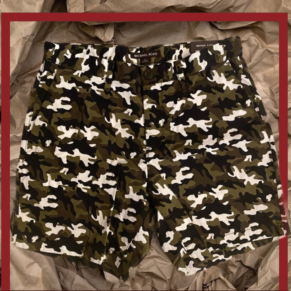 š„Host Pickš„Michael Kors stretch camo shorts - Picture 2 of 4